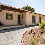 Spacieux Avec Jardin Clos Et Acces A 100m, Proche Commerces - - Fr-1-306-1049 Holiday home *