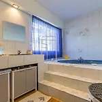 Spacieux Avec Jardin Clos Et Acces A 100m, Proche Commerces - - Fr-1-306-1049 * Saint-Brevin-les-Pins