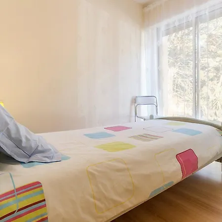 Spacieux Avec Jardin Clos Et Acces A 100m, Proche Commerces - - Fr-1-306-1049 *