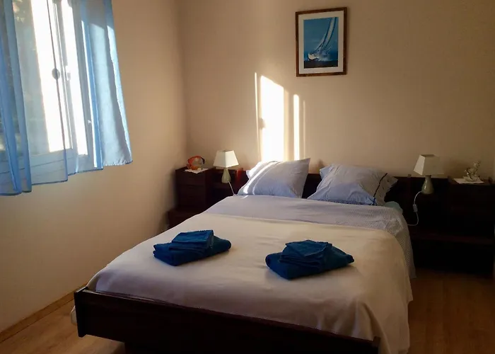 Spacieux Avec Jardin Clos Et Acces A 100m, Proche Commerces - - Fr-1-306-1049 * סן-ברבן-לה-פן