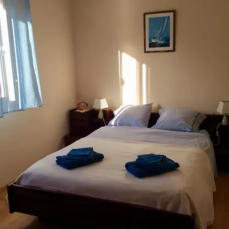 Spacieux Avec Jardin Clos Et Acces A 100m, Proche Commerces - - Fr-1-306-1049 * Saint-Brévin-les-Pins