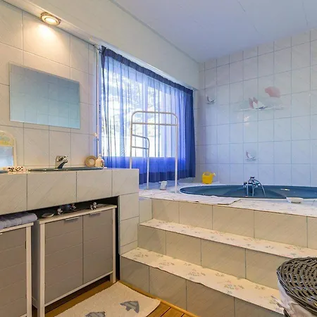 Spacieux Avec Jardin Clos Et Acces A 100m, Proche Commerces - - Fr-1-306-1049 * Saint-Brévin-les-Pins